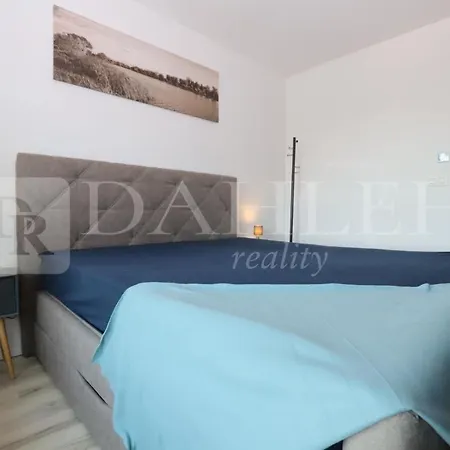 Einpark Fabulous With Private Parking Appartement Bratislava